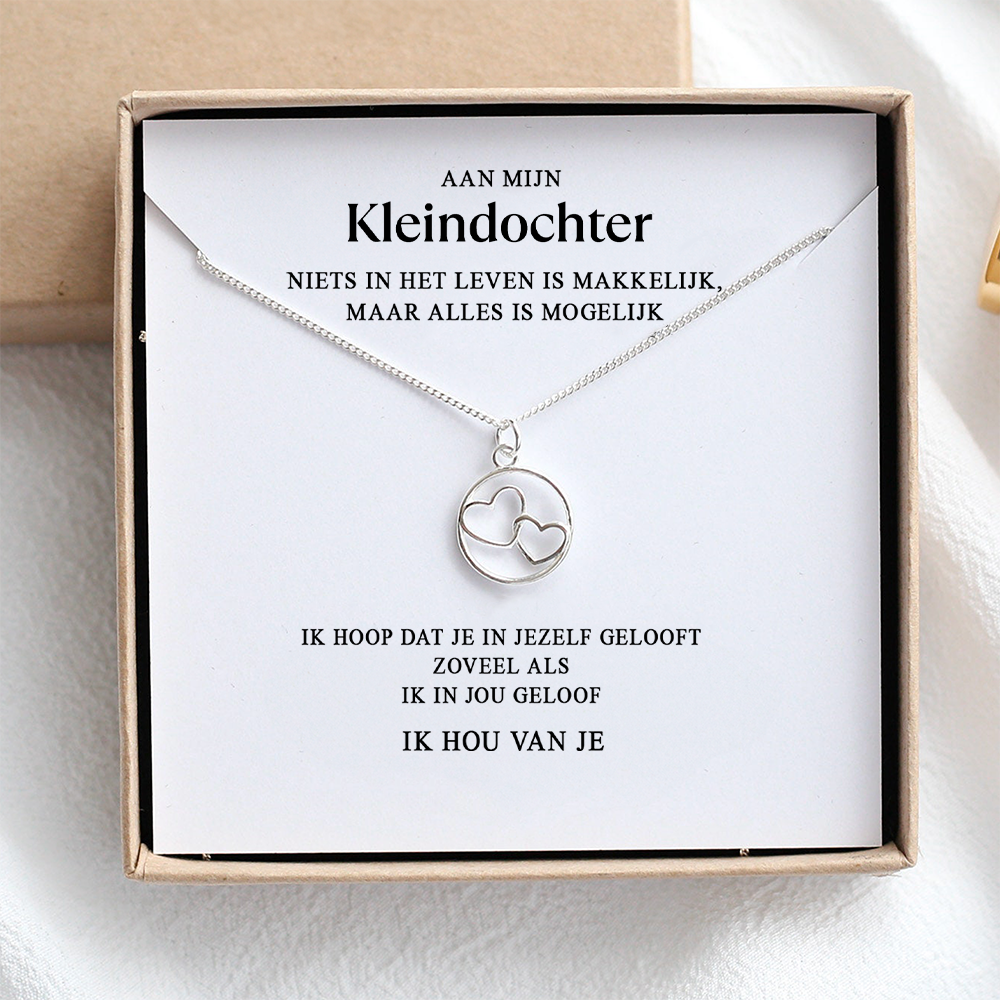 Aan mijn kleindochter - Ketting met in elkaar grijpende harten